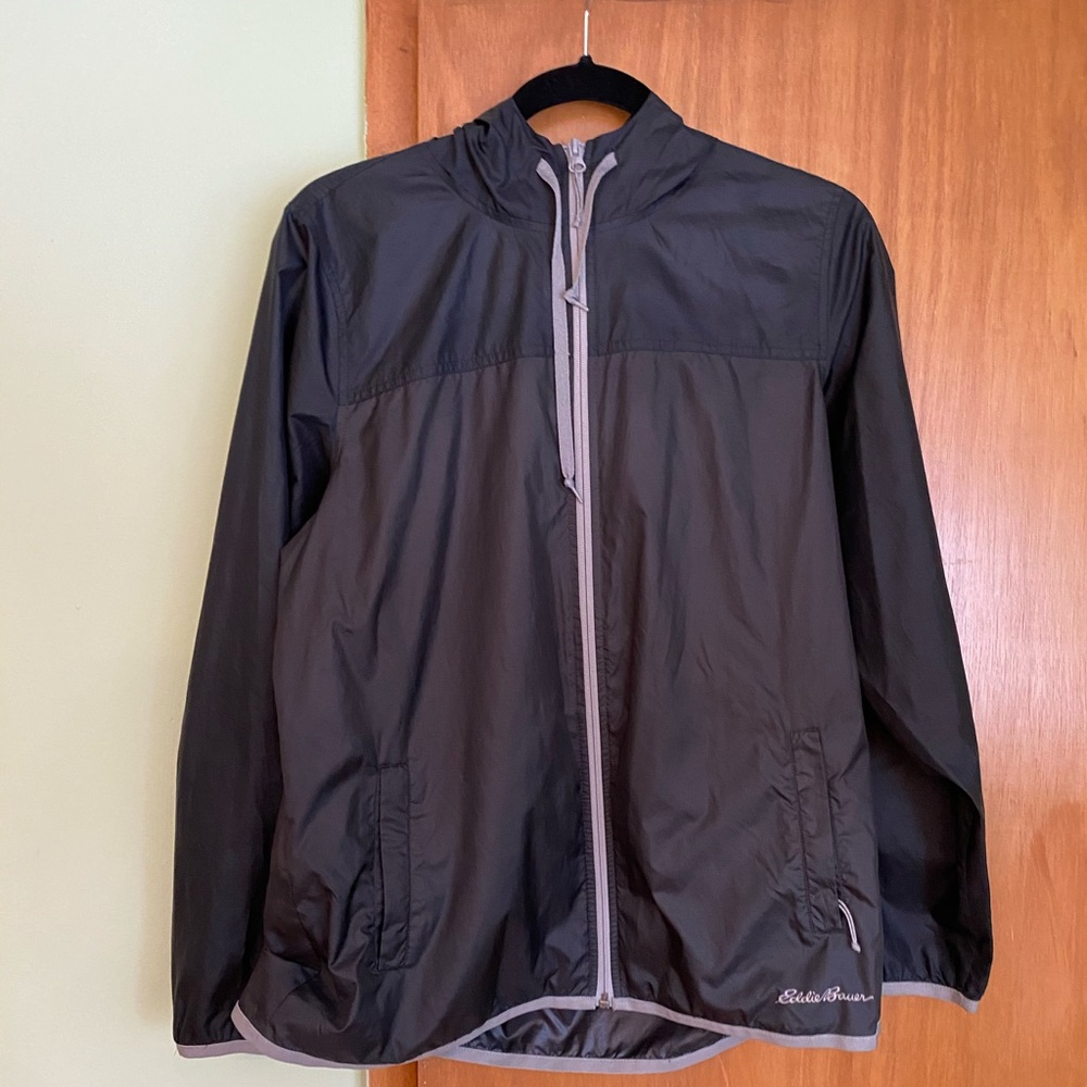 Women’s black light weight jacket size L